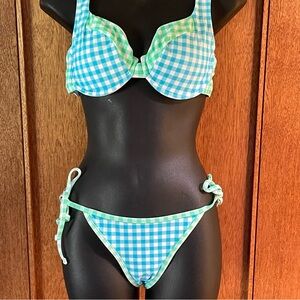 No Boundaries bikini. Small bottoms & Large top